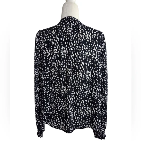 Evereve - Long Sleeve Top - Size XL - Picture 2 of 13